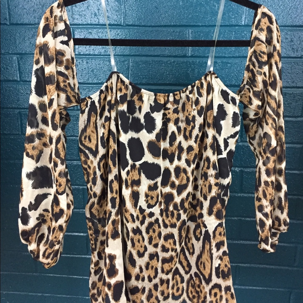 Cocolove Off the Shoulder Leopard Print Top Size L